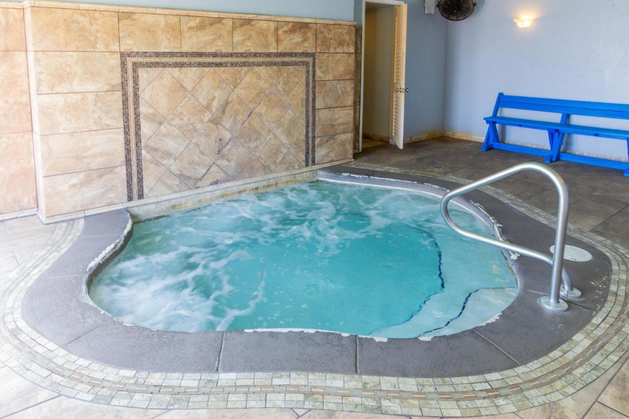 Beachfront & Free Service-master On Gulf! Apartment *
